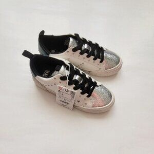 ZARA BOYS  WHITE SNEACKERS WITH STUDS SIZE 32 NWT